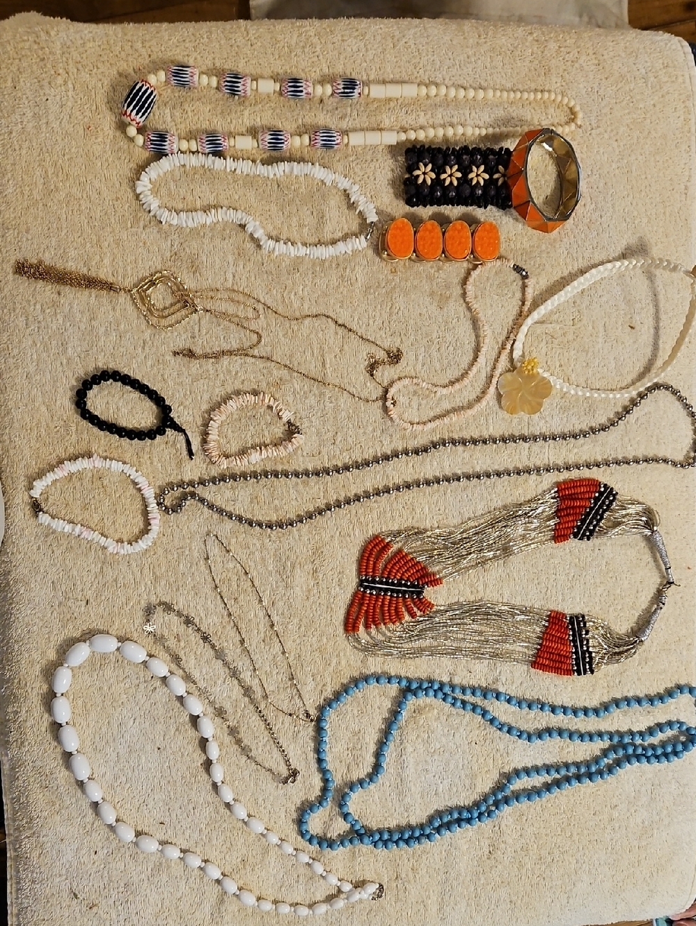 Mystery Bundle 3 pieces of Jewelry. NO CANCELLATIONS ON ACCIDENTAL BIDS - Picture 13 of 17